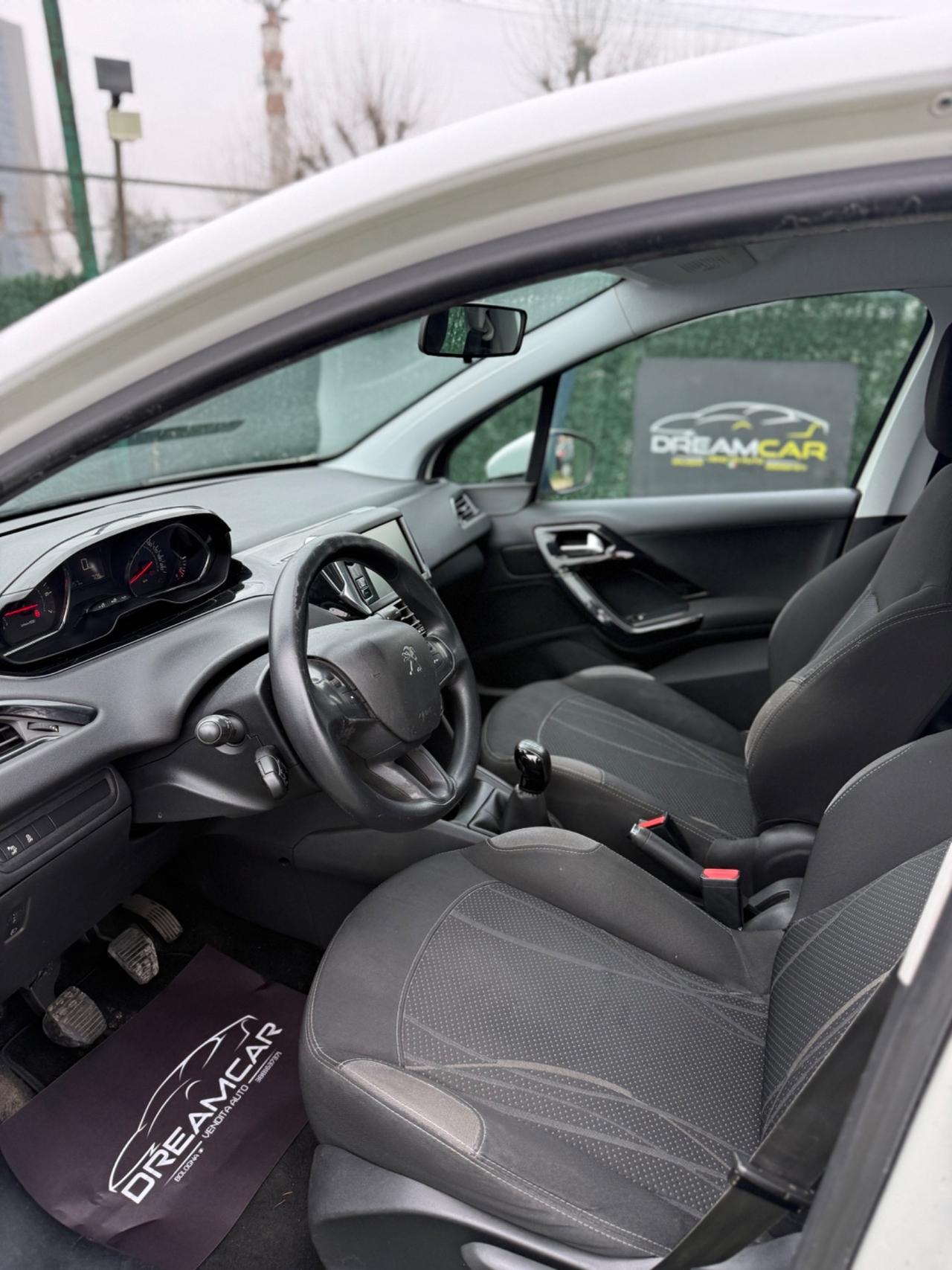 Peugeot 208 2013 1.2 BENZINA NEOPATENTATI 5 PORTE