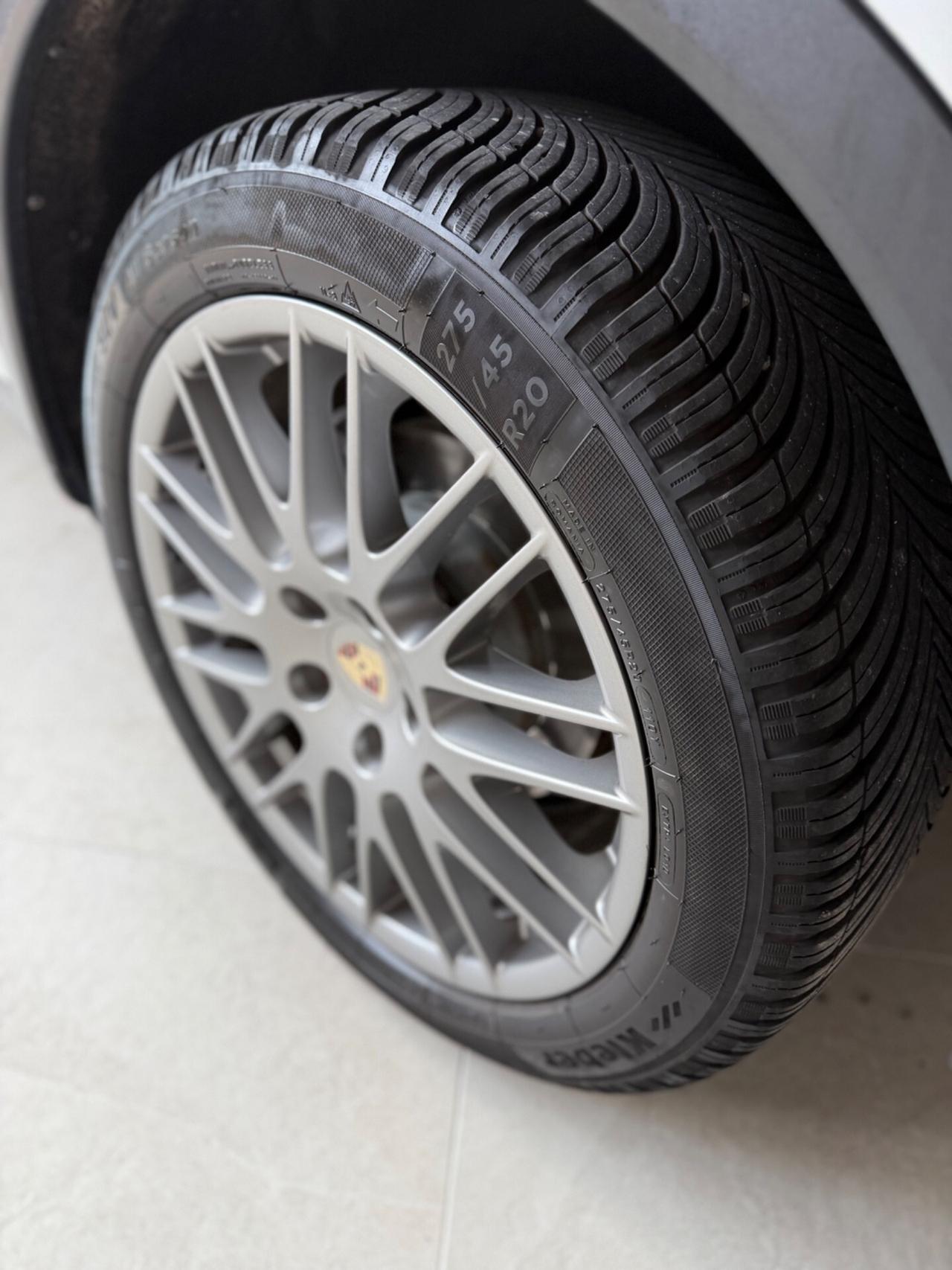 Porsche CAYENNE 3.0 V6 BOSE KMCERT UNICOPR