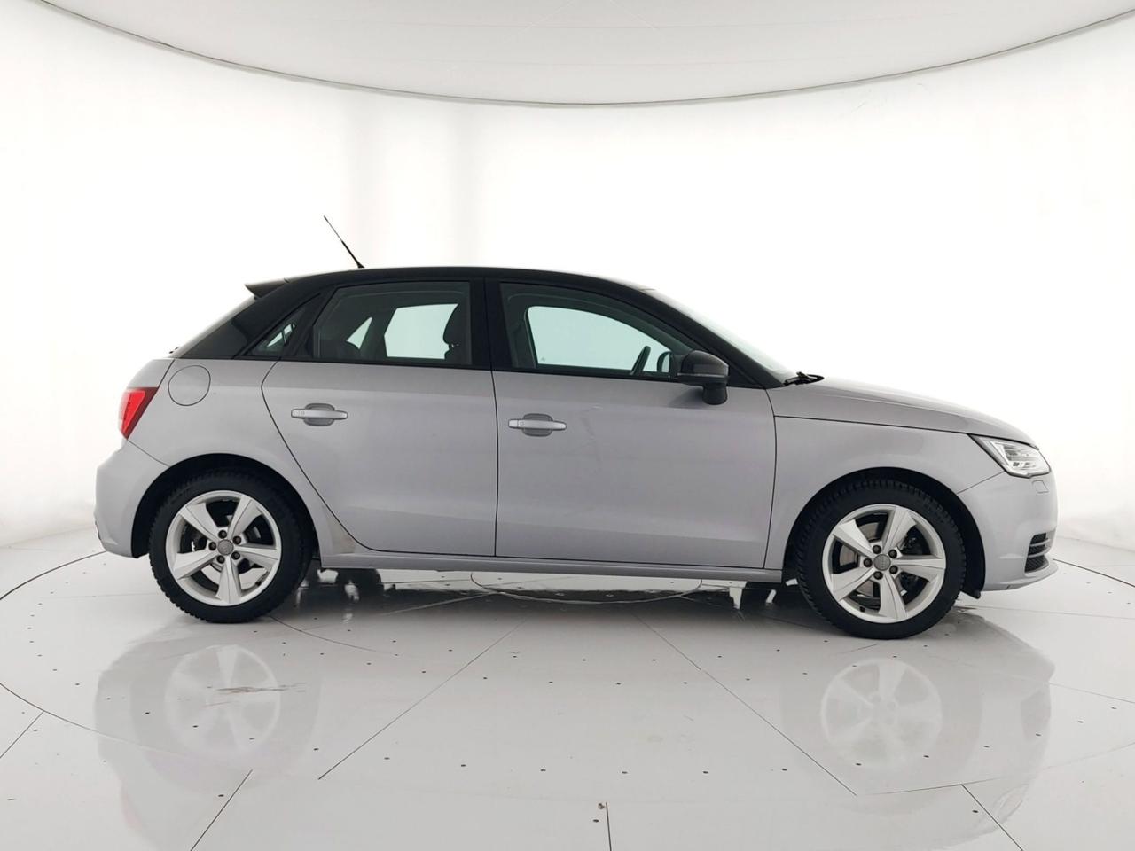 AUDI A1 Sportback 1.6 tdi COMMERCIANTI+BLUETOOTH+NEOPATENTATI