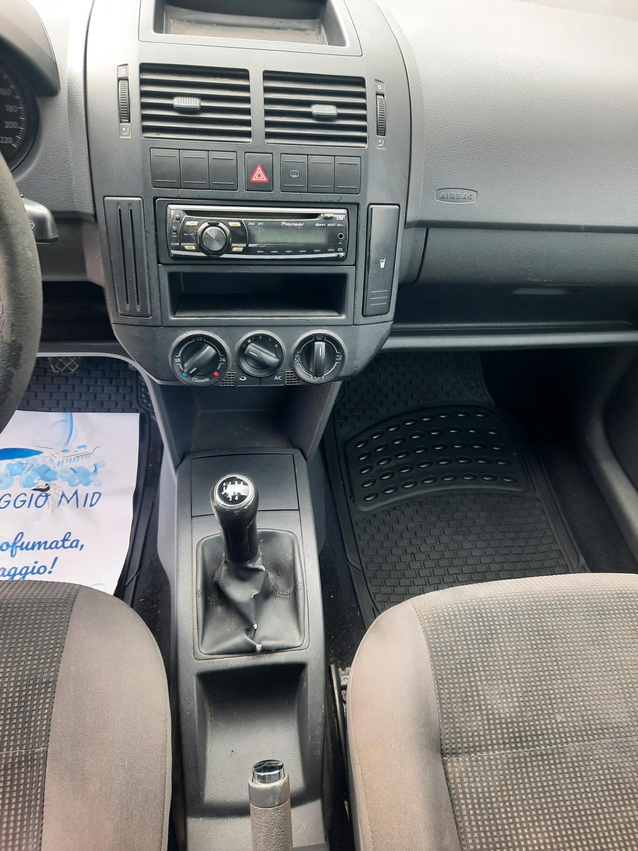 Volkswagen Polo 1.2 CONFORTLINE