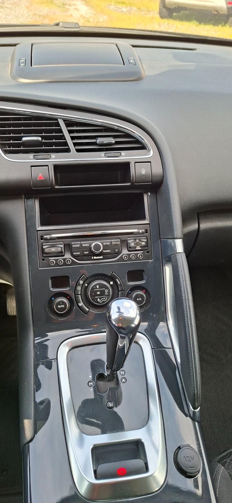 Peugeot 3008 1.6 HDi AUT. 115CV Business