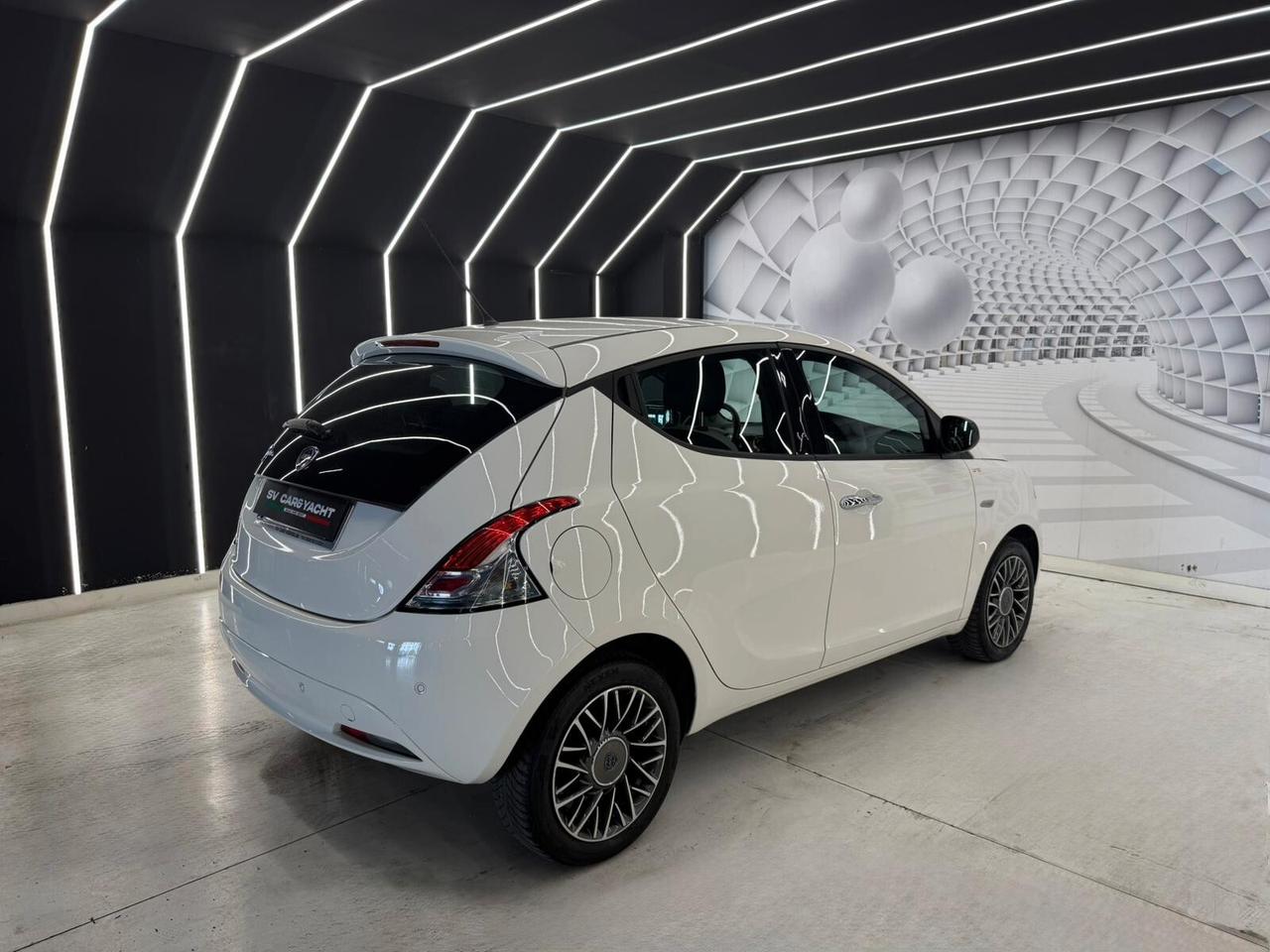 Lancia Ypsilon 1.3 MJT 16V 95 CV 5 porte S&S Platinum-KM CERTIFICATI-PERMUTE-12 MESI GARANZIA