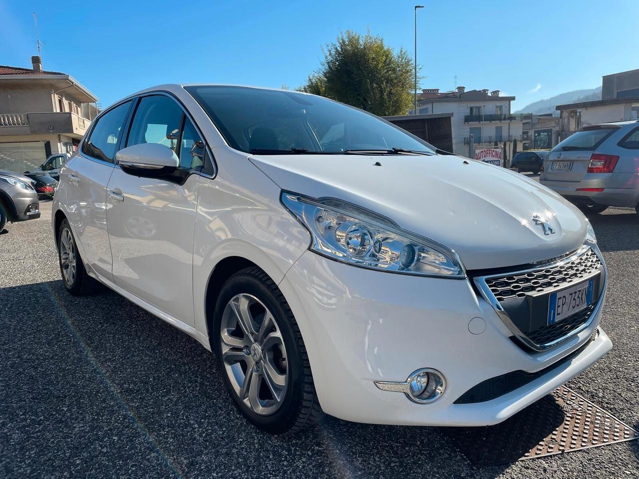 Peugeot 208 1.2 VTi 82 CV 5 porte Allure