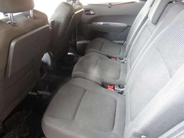 Peugeot 5008 1.6 hdi 8v Active 115cv