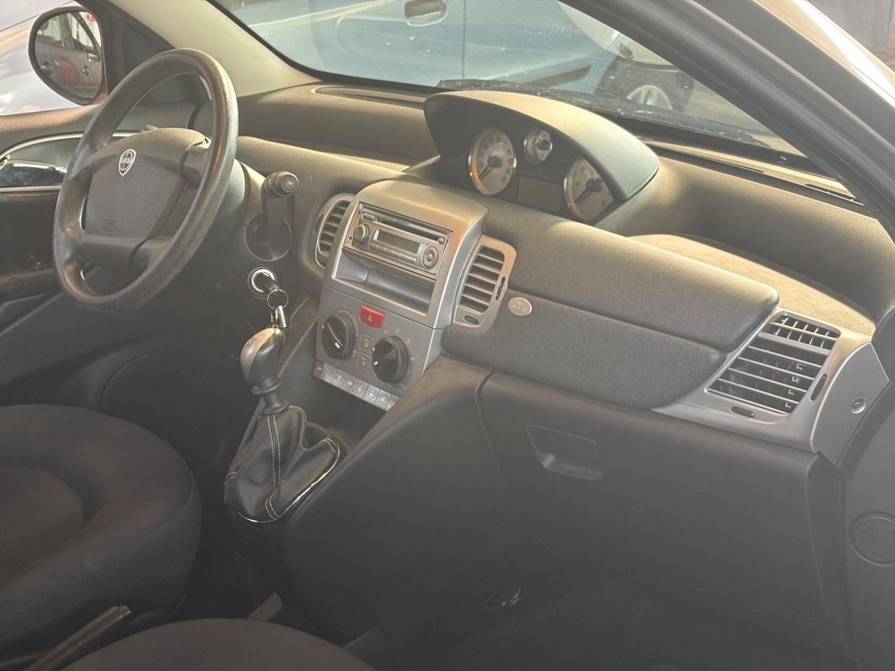 Lancia Ypsilon 1.2 69 CV Platinum