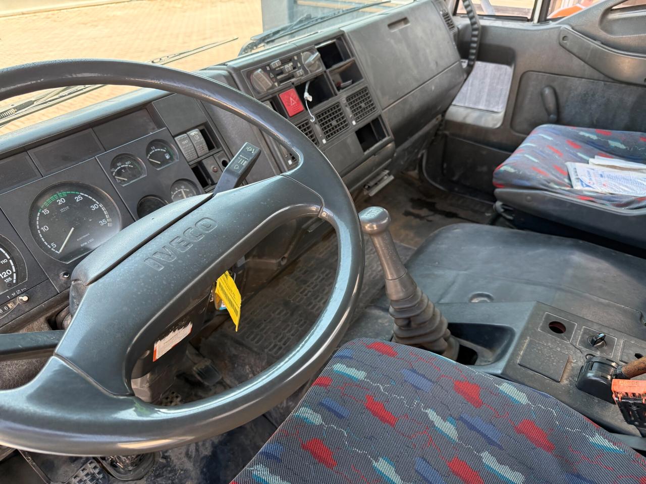 Iveco Eurocargo 150E18 cassone + gru SOLO EXPORT