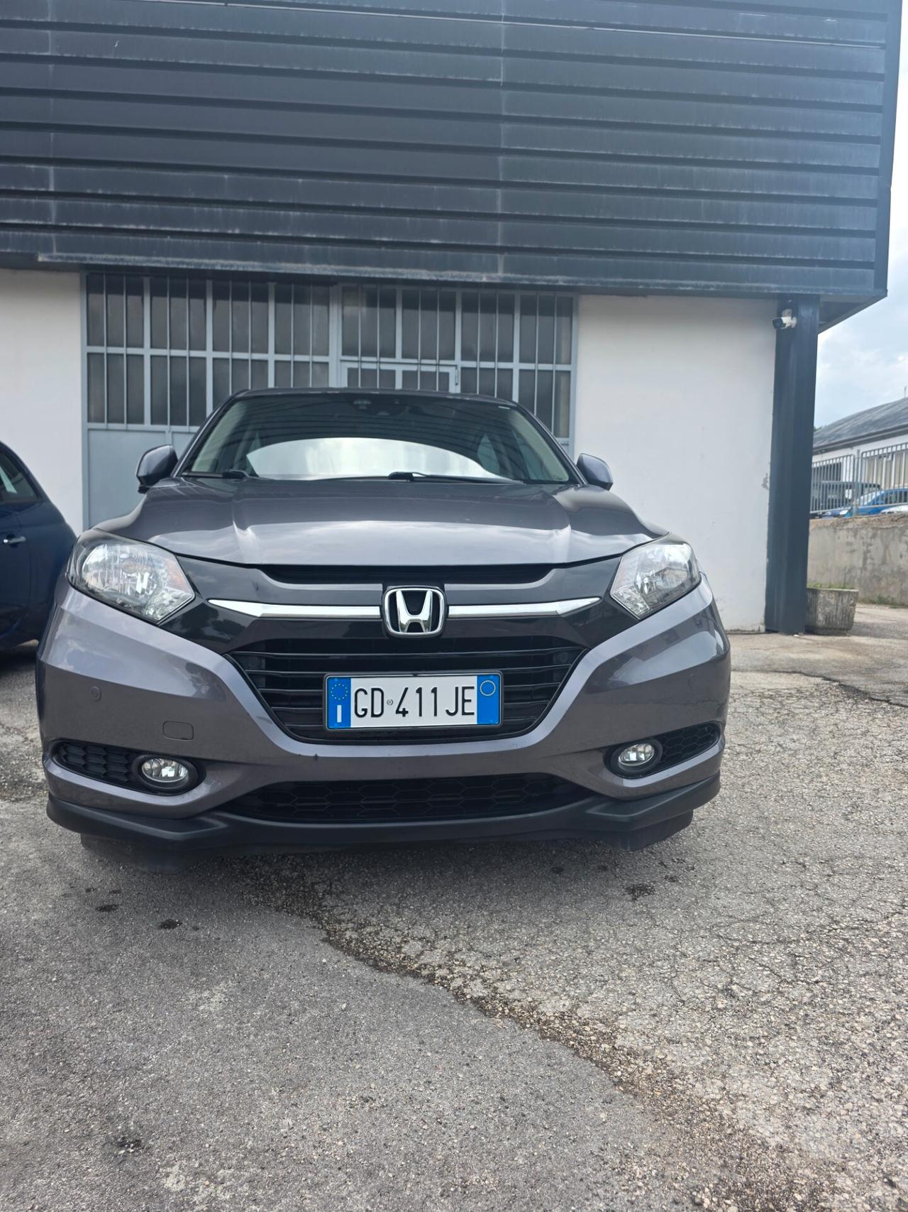 Honda HR-V Neo patentati 105000 kmHonda H-RV 1.6 disel 120 cavalli 88kw anno 2016 cambio manuale a 6 marce tagliando eseguito gomme al 85% interni perfetti esterni ottimi con un litro di gasolio si percore circa 20- 22 km lauto dispone di : Cerchi in lega