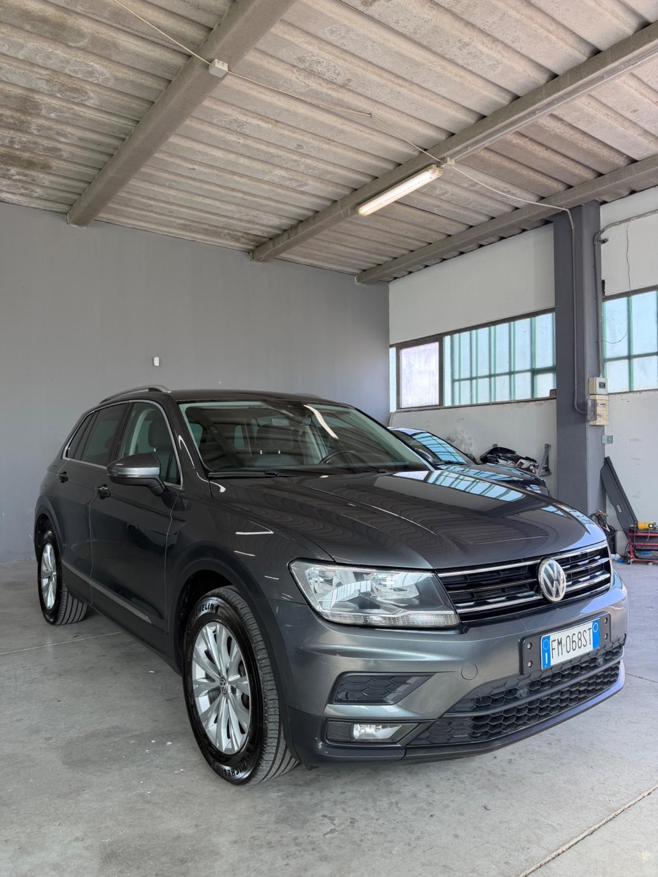 Volkswagen Tiguan 2.0 TDI SCR DSG 4MOTION Business BMT