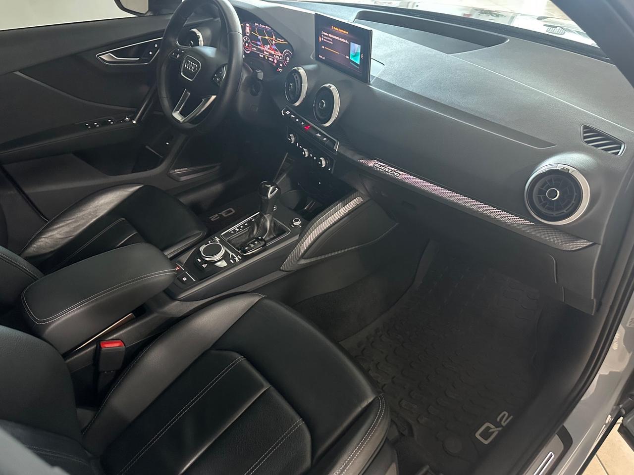 Audi Q2 35 TDI S tronic Identity Black