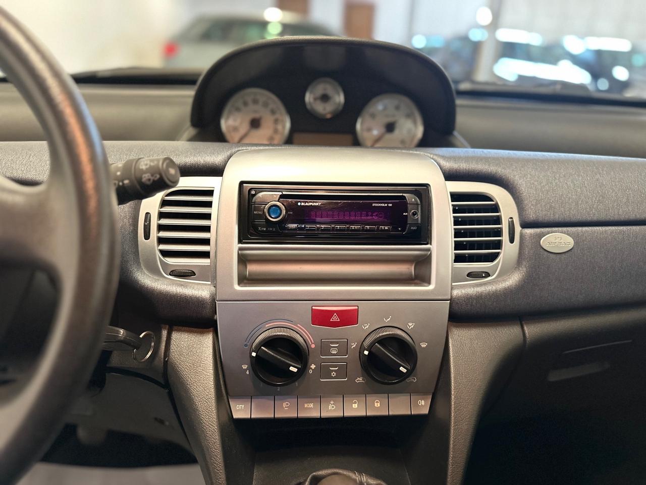 Lancia Ypsilon 1.2 Argento NEOPATENTATI