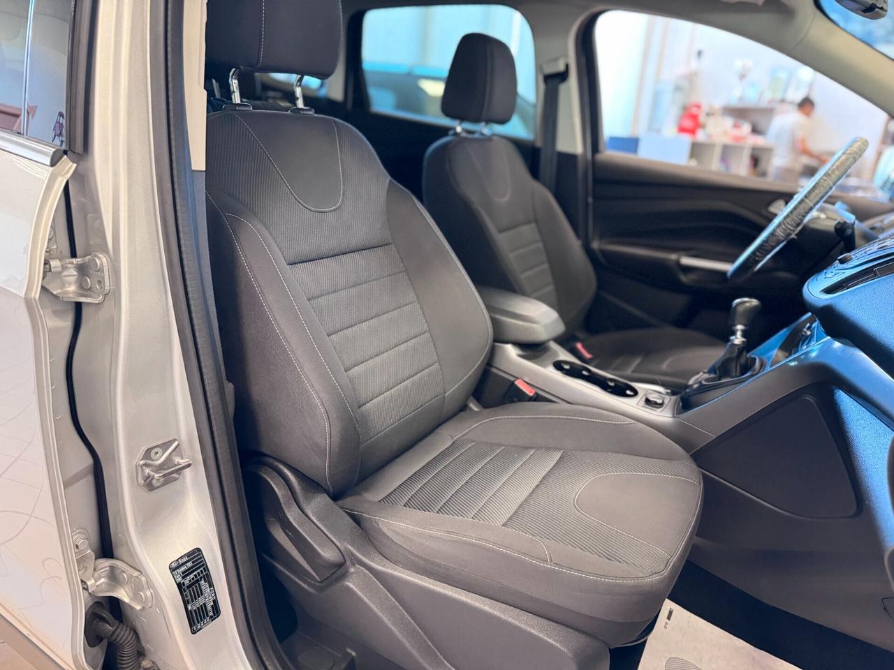 Ford Kuga 2.0 TDCI 115 CV 2WD Titanium