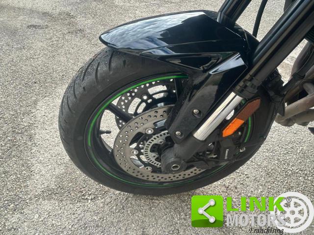 KAWASAKI Versys 1100 S .