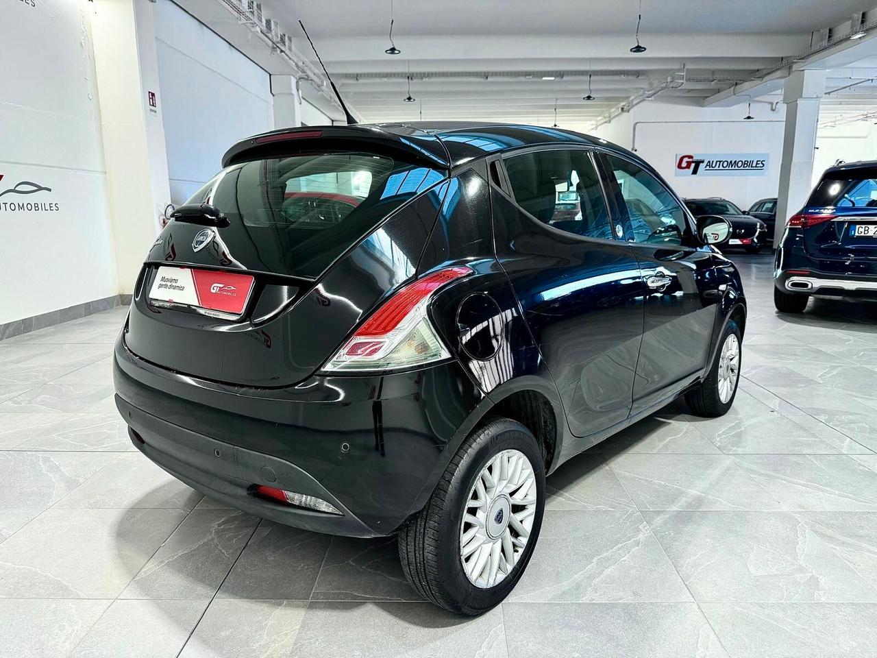 Lancia Ypsilon 0.9 TwinAir 85 CV 5 porte Metano Ecochic Gold