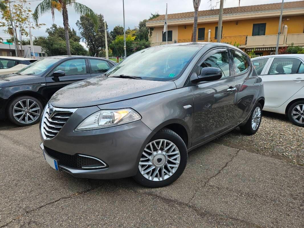 Lancia Ypsilon 1.2 8v Silver c clima 69cv