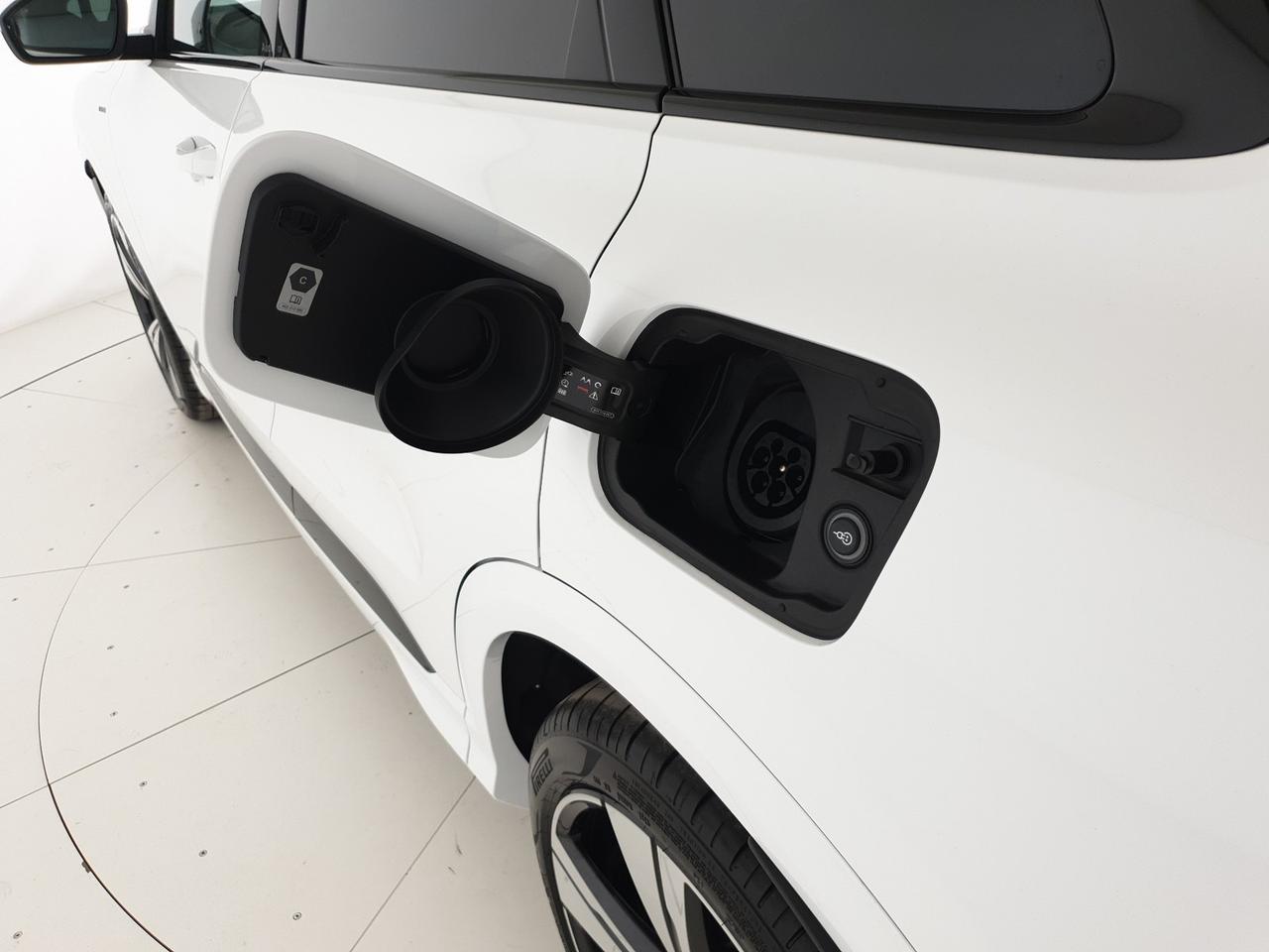 2.0e-hybrid 299CV quattro S tronic S line Edition