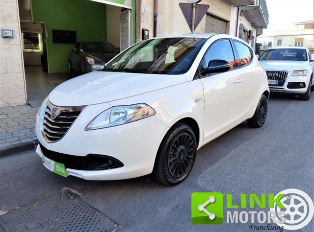 LANCIA Ypsilon 1.2 69 CV 5 porte S&S Silver (elefantino blu)