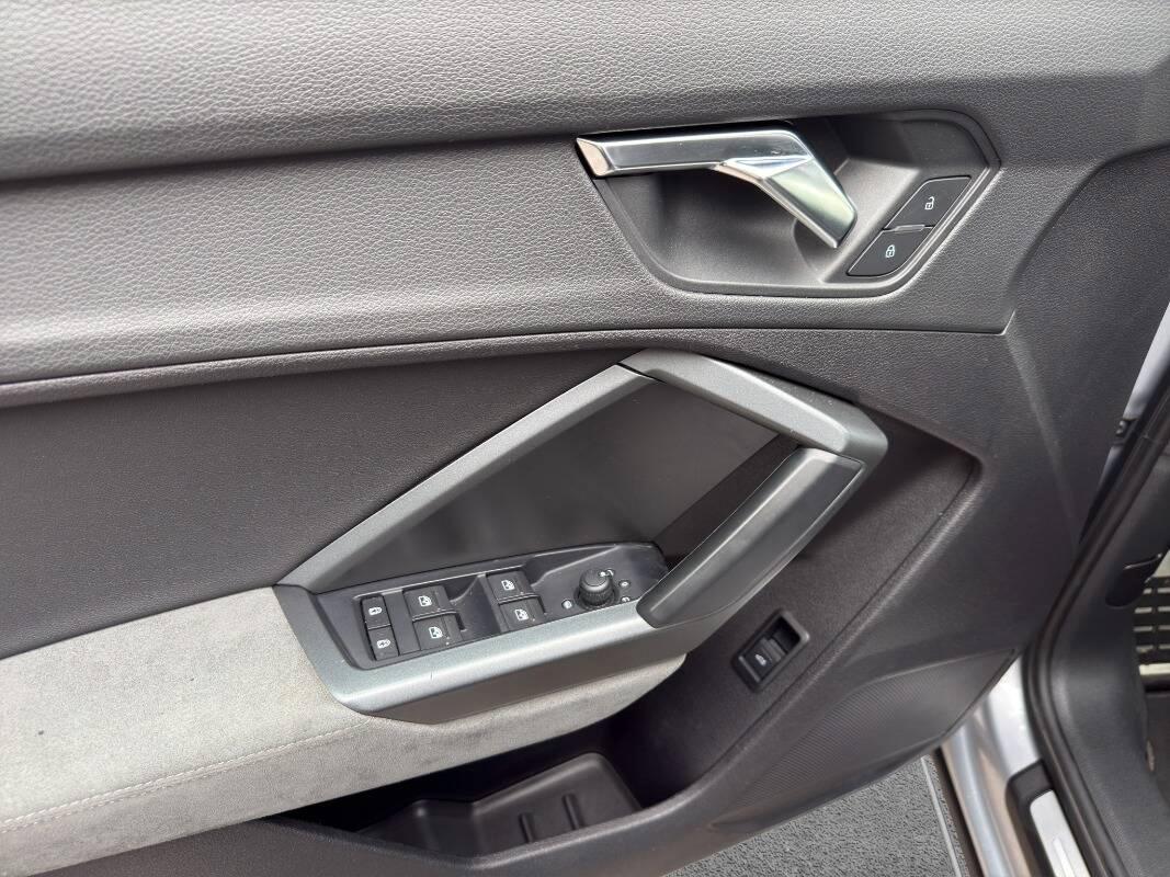 Audi Q3 40 2.0 tdi S line Interno quattro 190cv s-tronic