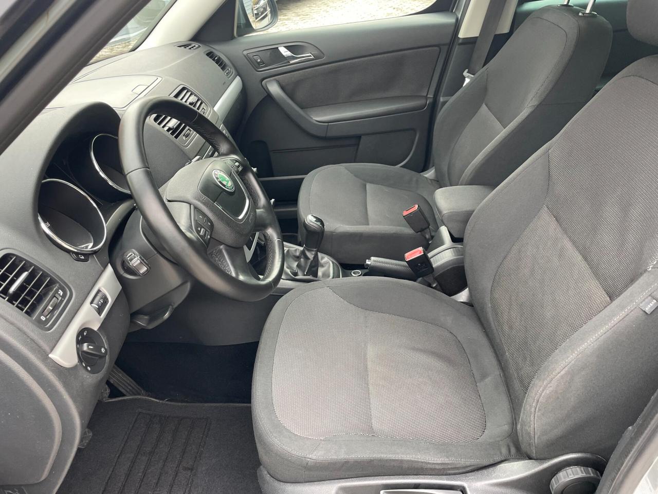 Skoda Yeti 1.2 tsi Elegance (experience) GOMME NUOVE !!