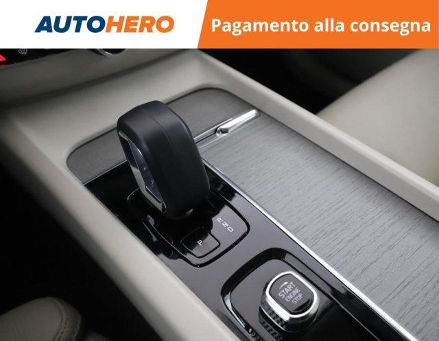 VOLVO XC60 B4 (d) AWD automatico Plus Dark