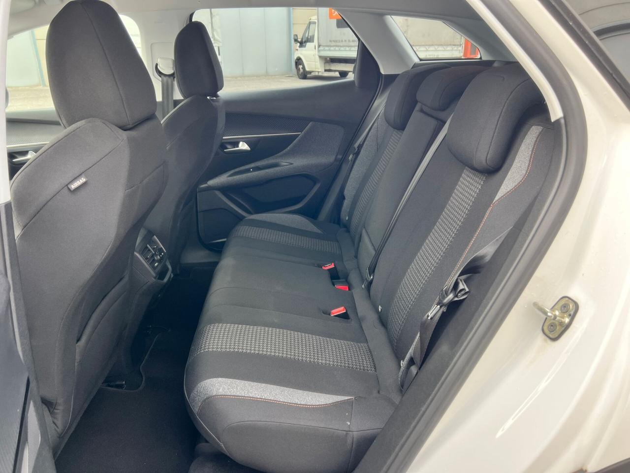 Peugeot 3008 BlueHDi 130 S&S Active