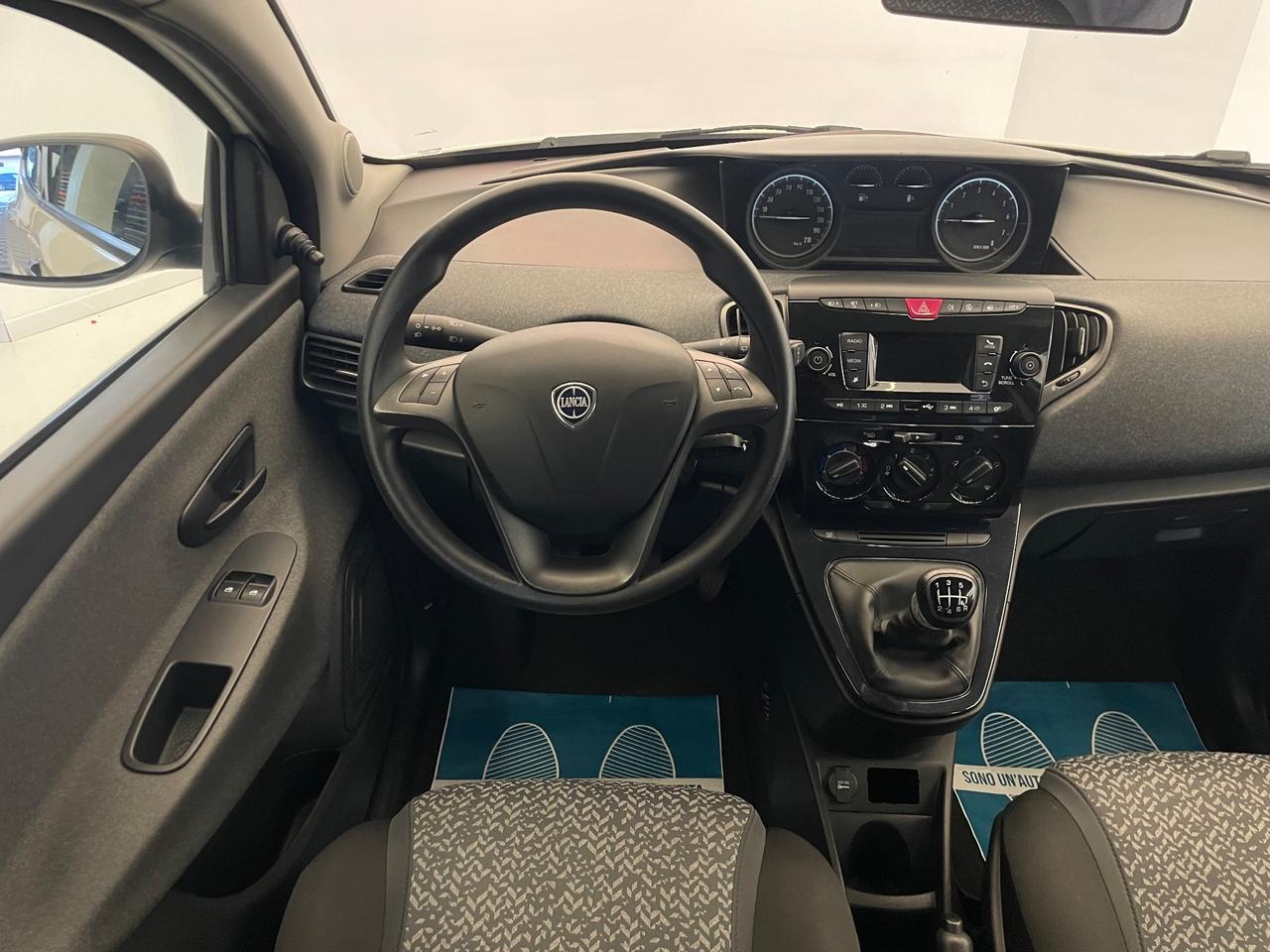 Lancia Ypsilon 1.0 FireFly 5 porte S&S Hybrid Ecochic Silver