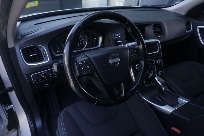 Volvo S60 Volvo S60 D3 Geartronic R-design Momentum 100KW ANNO 2014