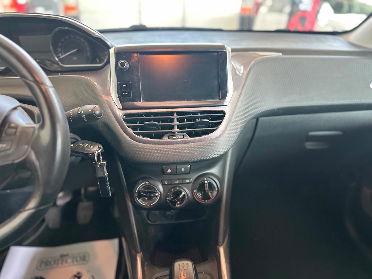 Peugeot 2008 PureTech 82 Allure NEOPATENTATI