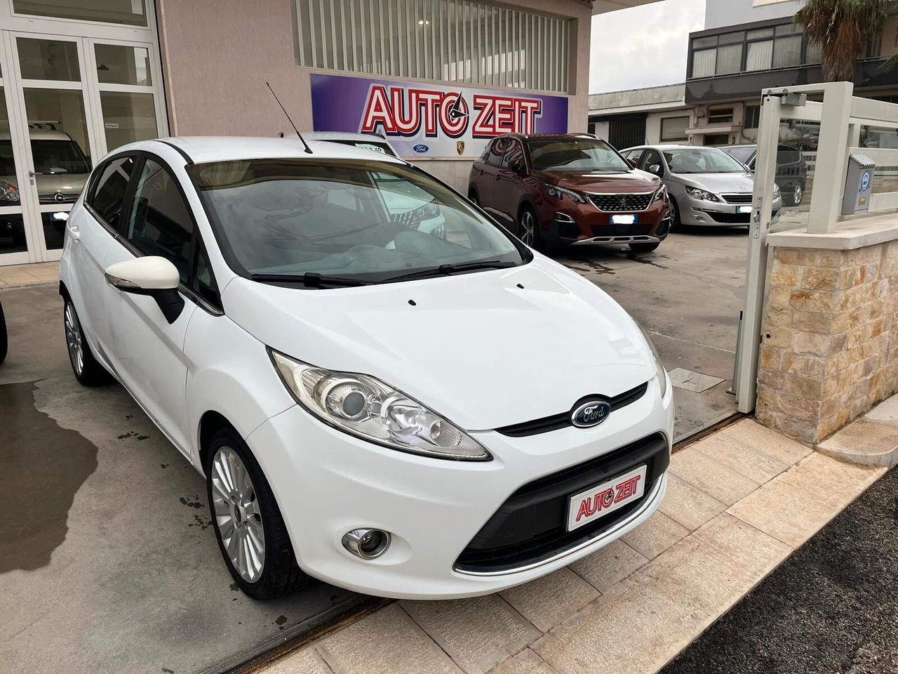 Ford Fiesta 1.4 TDCi 68CV 5 porte Titanium