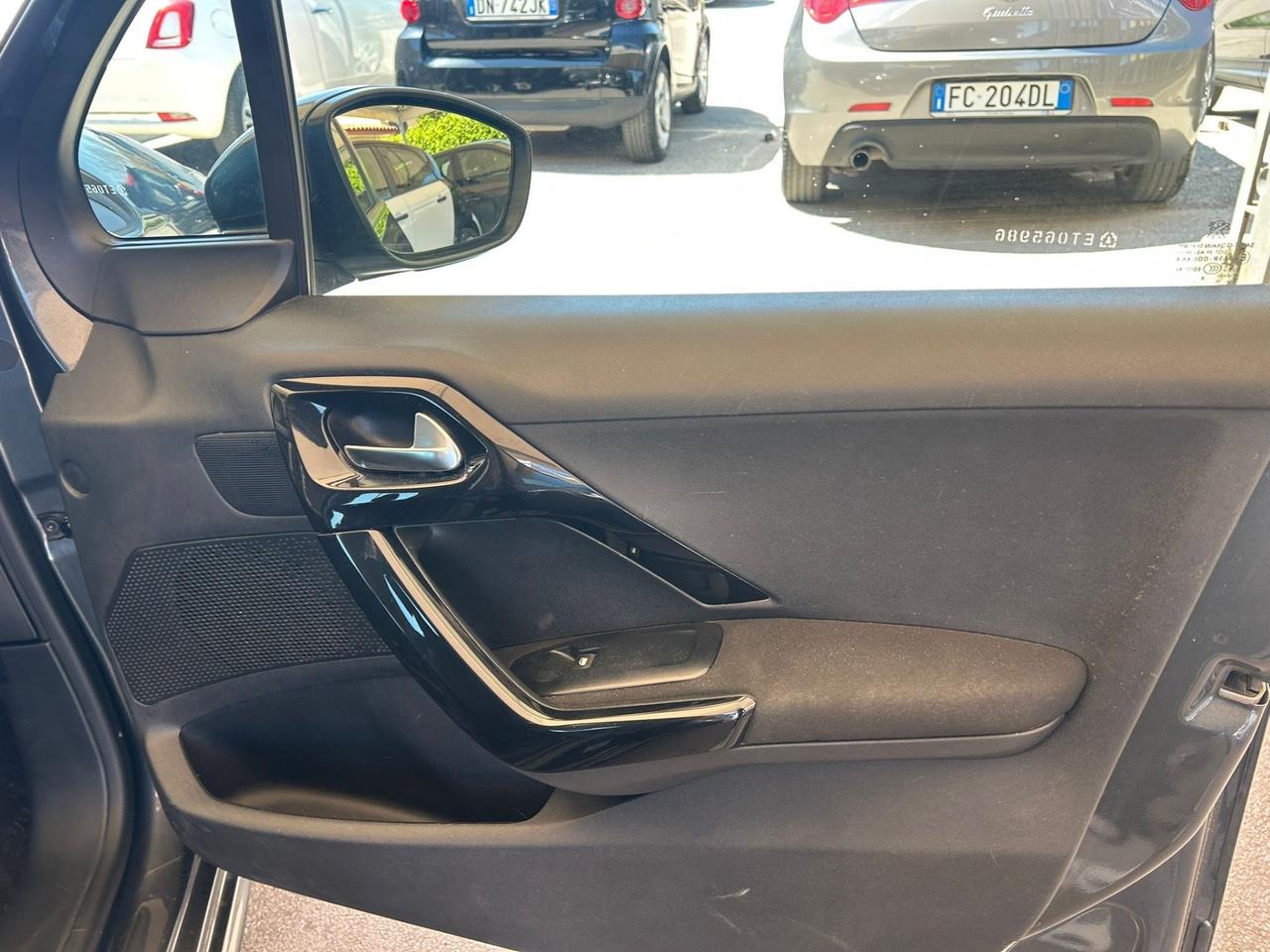 Peugeot 208 PureTech 82 5 porte Allure