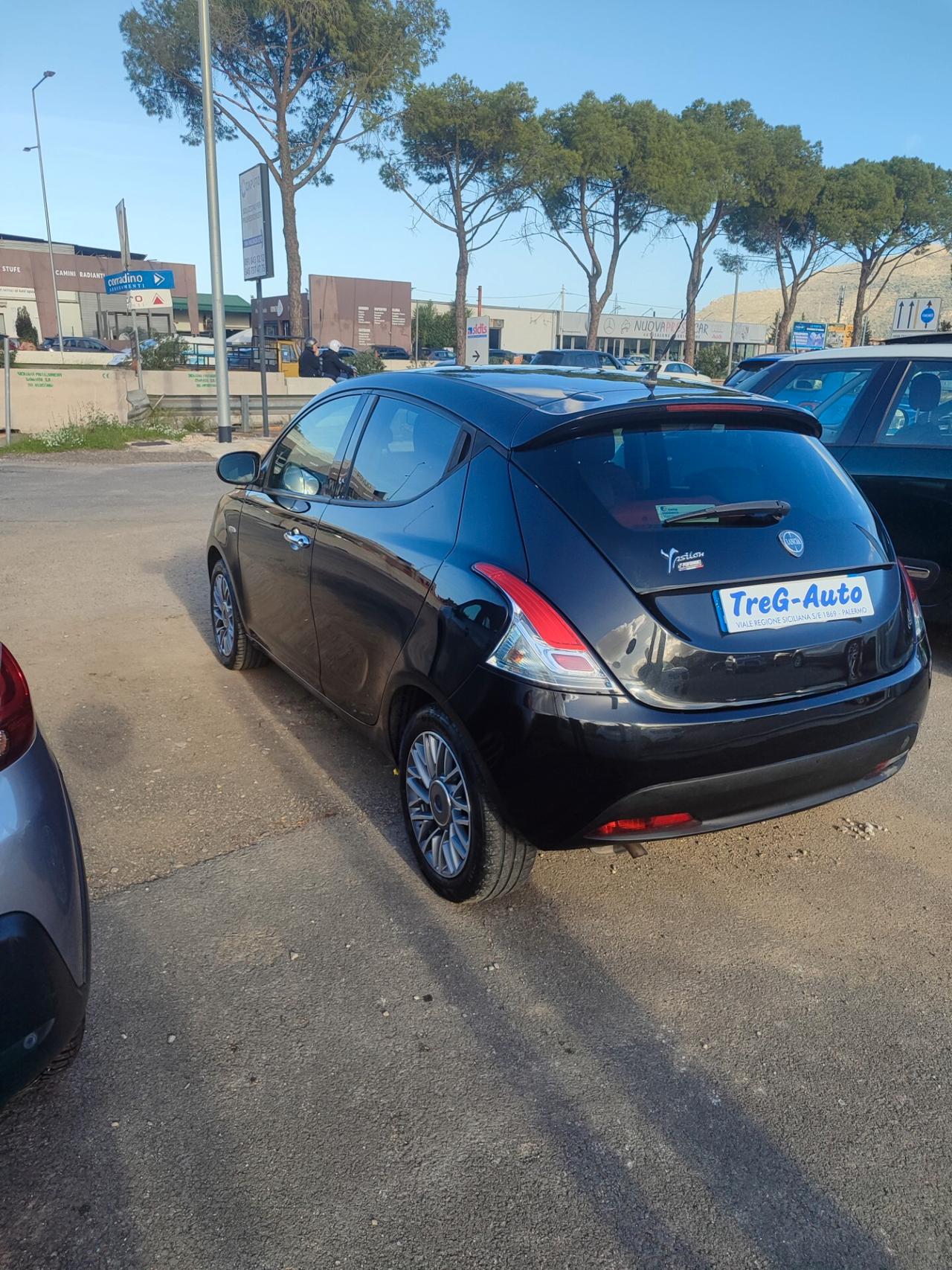 Lancia Ypsilon 1.2 69 CV 5 porte S&S Gold
