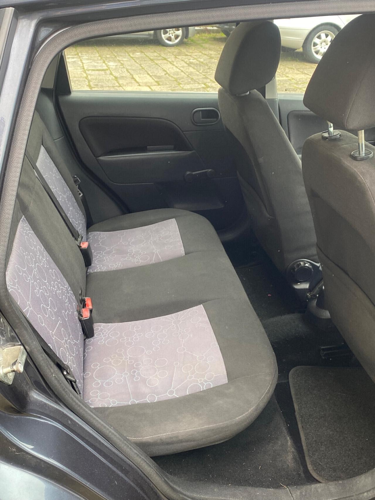 Ford Fiesta 1.2 16V 5p. Neopatentati