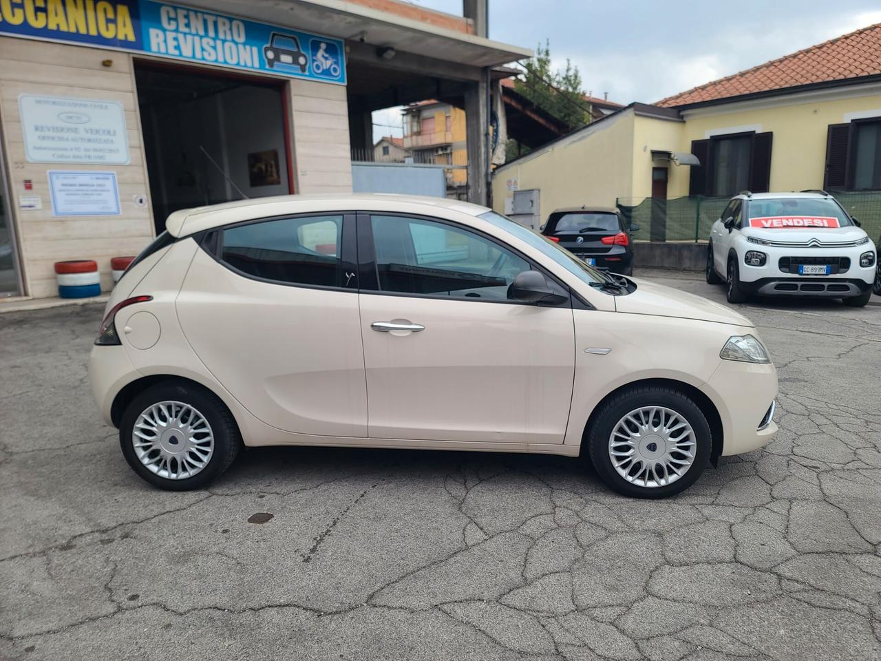 Lancia Ypsilon 1.2 Gold OK NEO solo 90mila KM