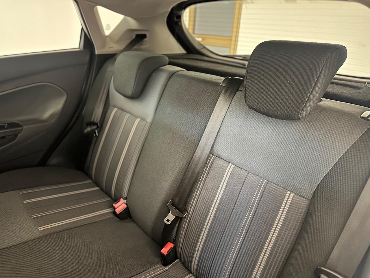 Ford Fiesta 1.4 5 porte Bz.- GPL Titanium NEOPATENTATI