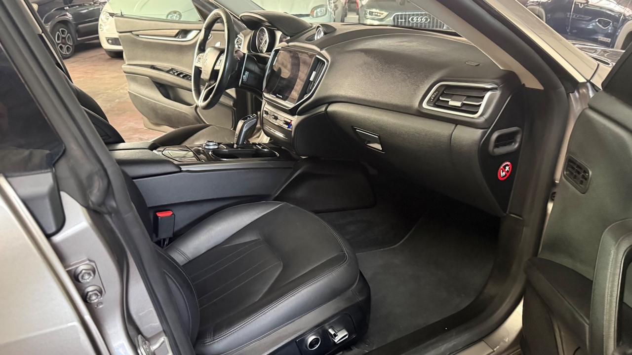 Maserati Ghibli 330 CV MHEV GT