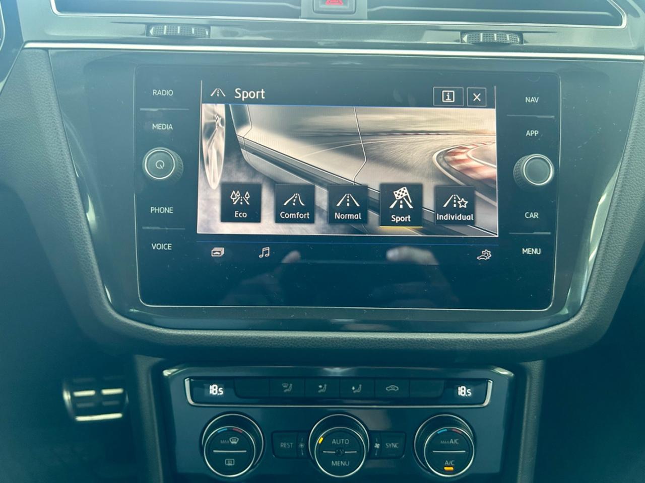 VW Tiguan 2.0 BiTDI DSG 4MOTION R-Line FINANZIABILE