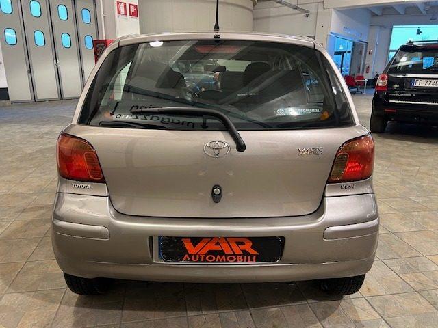 TOYOTA Yaris 1.0i 16V 5 porte "NEOPATENTATI"