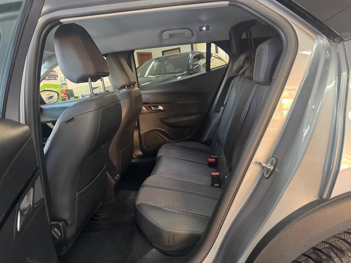 PEUGEOT 2008 BlueHDi 130 S&S EAT8 ALLURE UNICO PROP/ CARPLAY
