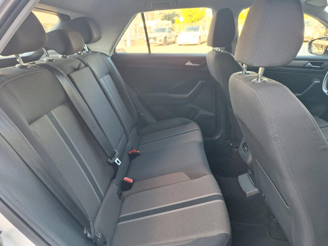 Volkswagen T-Roc 1.6 TDI SCR Business X NEOPATENTATI IVA ESPOSTA