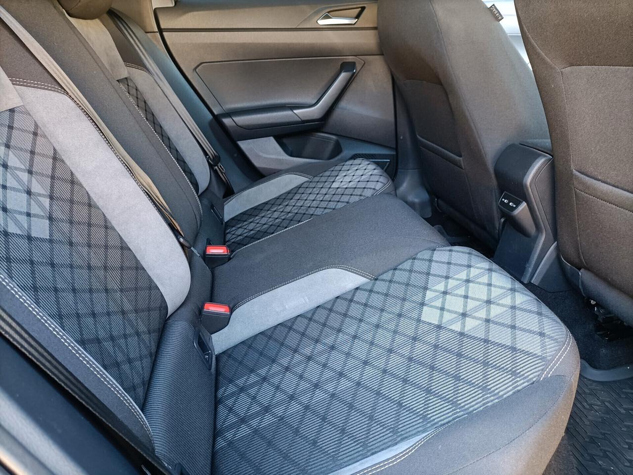 Volkswagen Taigo 1.0 TSI 110 CV DSG R-Line