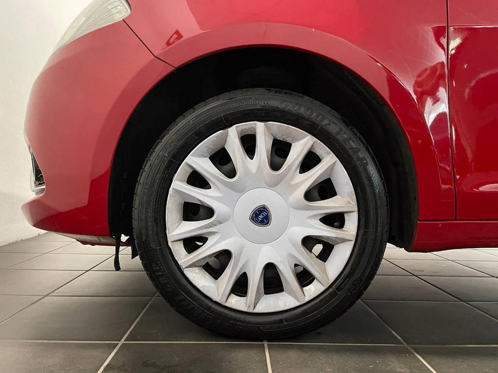 Lancia Ypsilon 5 Porte 1.2 Silver