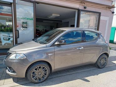 LANCIA - Ypsilon - 1.0 FireFly 5p. S&S Hybrid Gold