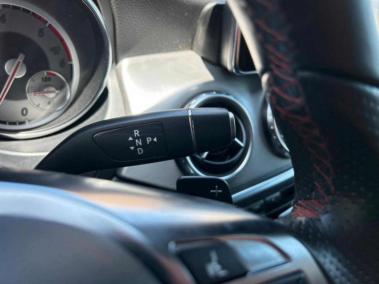 Mercedes-benz GLA 200 CDI AUTOM. PREMIUM NAVI-2015