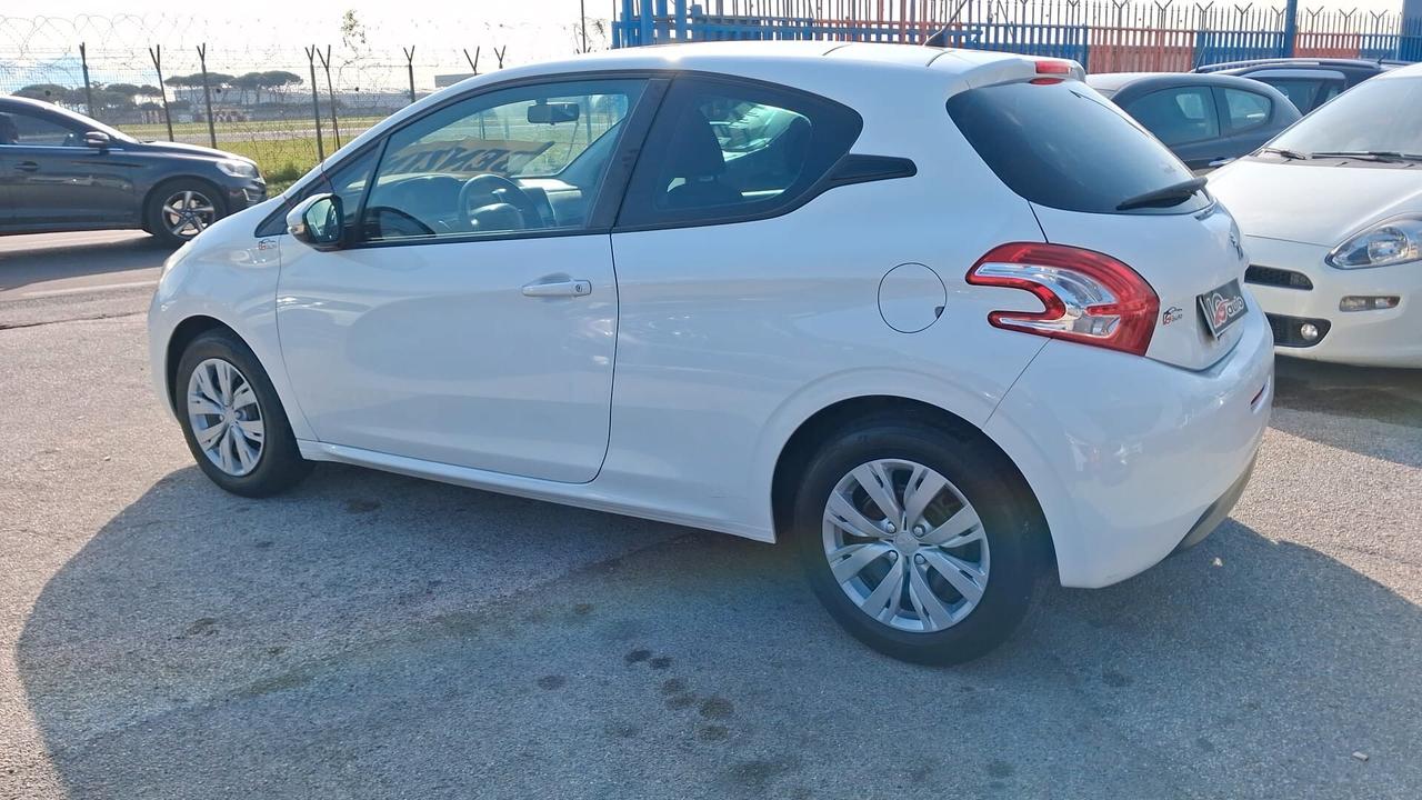Peugeot 208 1.2 benzina