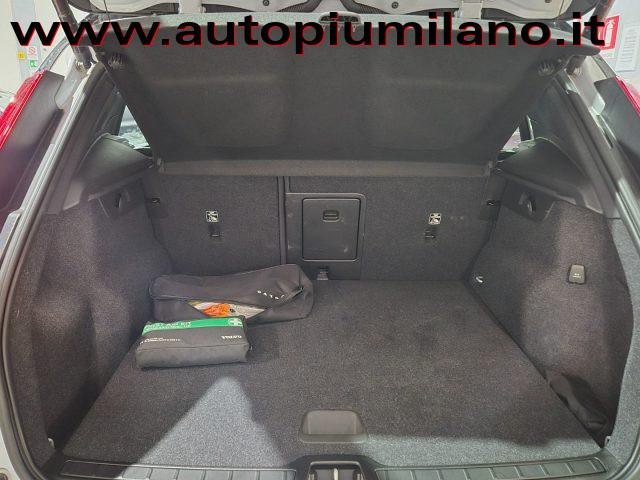 VOLVO XC40 B4 AWD Geartronic R-design