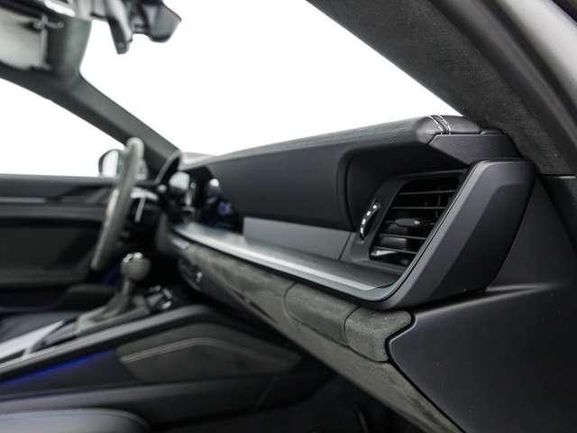 Porsche 992 coupe 4.0 gt3 auto