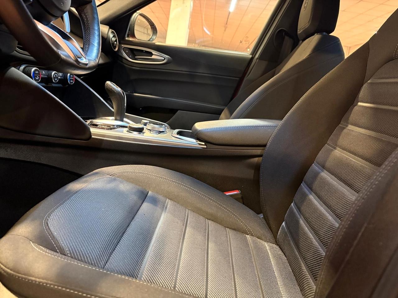 Alfa Romeo Giulia SPRINT 2.0 Turbo 280 CV AT8 AWD Q4 SPOTICAR