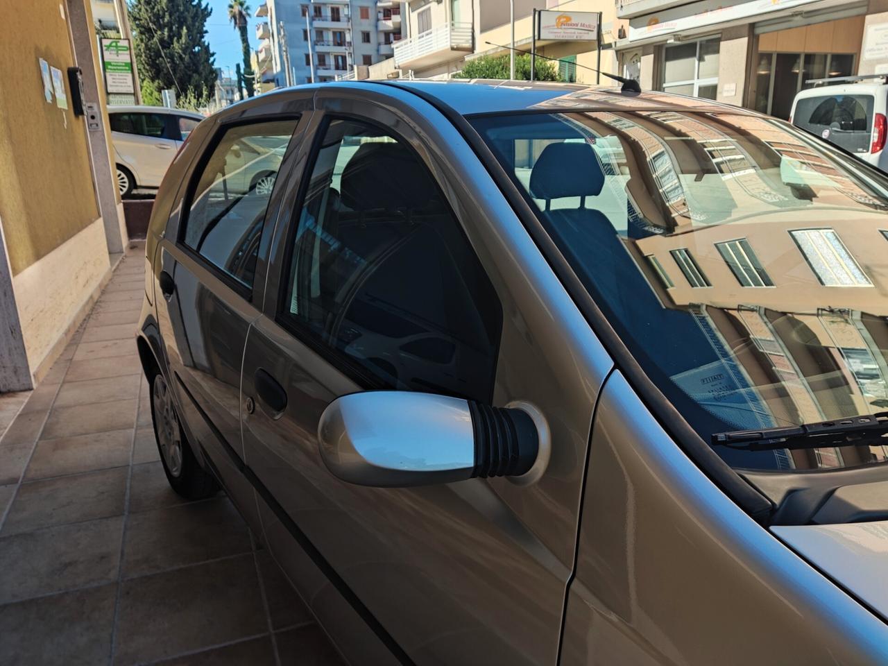 Fiat Punto 1.2 5 porte bConnect