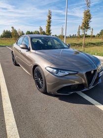 Alfa Romeo Giulia 2.2 Turbodiesel 180 CV AT8 Business Sport Launch Ed.