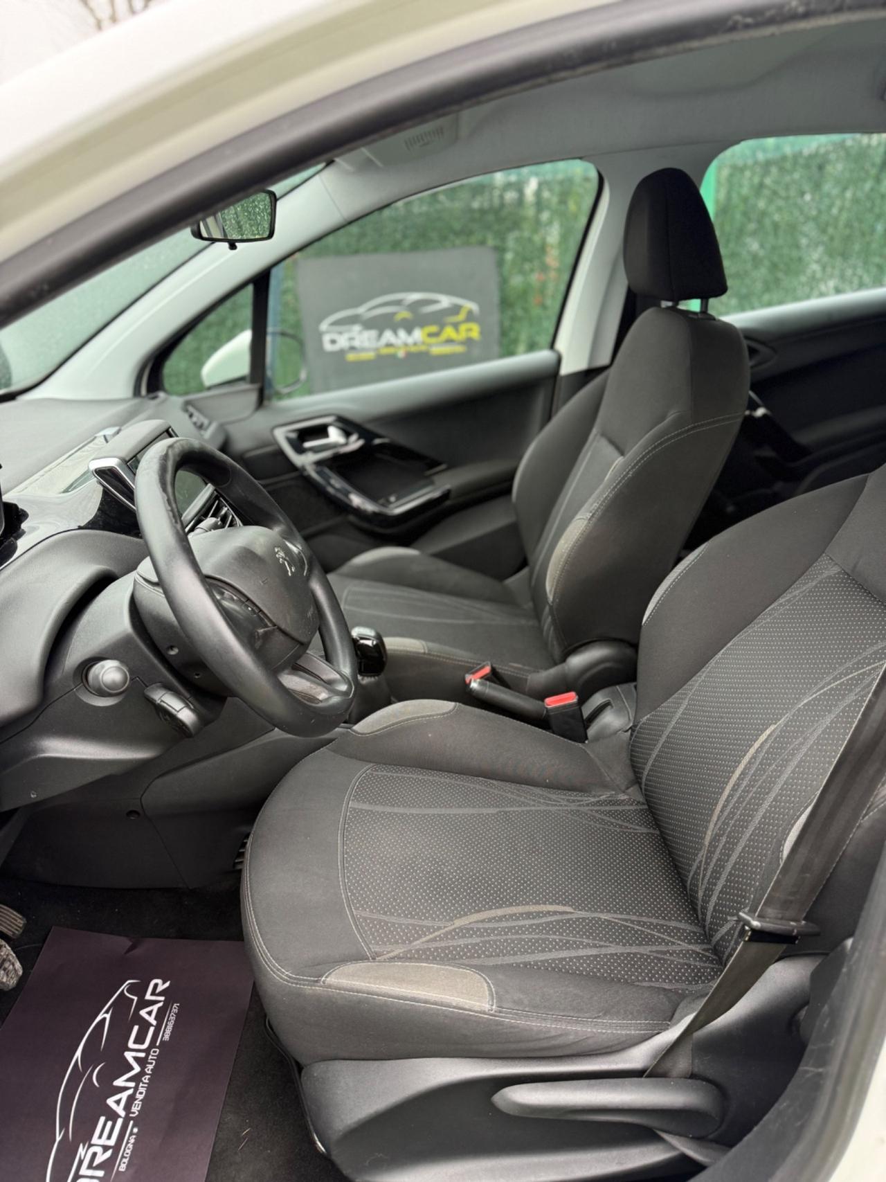 Peugeot 208 2013 1.2 BENZINA NEOPATENTATI 5 PORTE