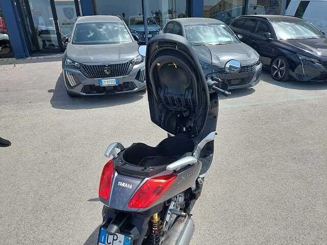 Yamaha XMAX 250